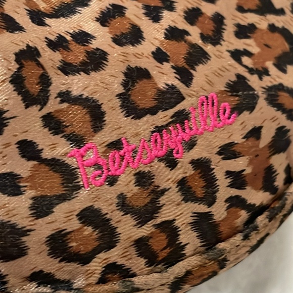 Betsey Johnson Leopard Print Lip Clutch - Picture 9 of 9